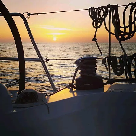 Mar Y Tierra Cisco 2 Hotel en barco Las Galletas