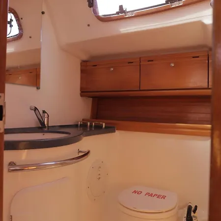 Mar Y Tierra Cisco 2 Hotel en barco *